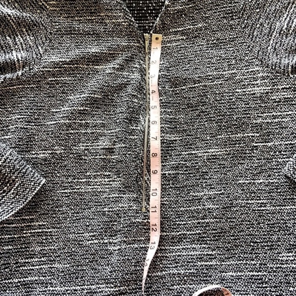 Calvin Klein Black White Tunic Top Logo Zipper Silver Accent Tiered Layer Sz 0X - Picture 13 of 15